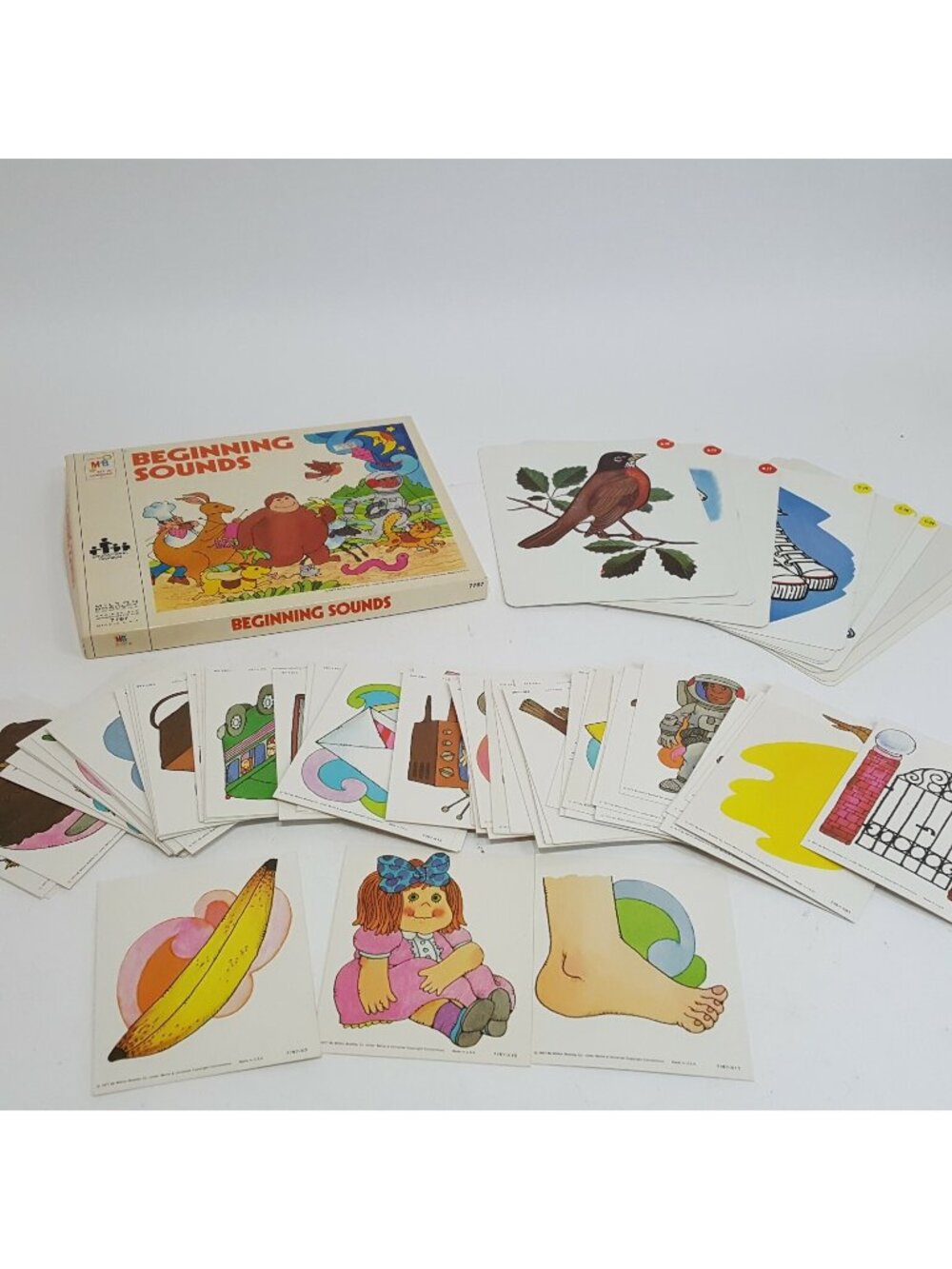 Vintage Milton Bradley Beginning Sounds Game Picture Illustrated Cards 1977 USA